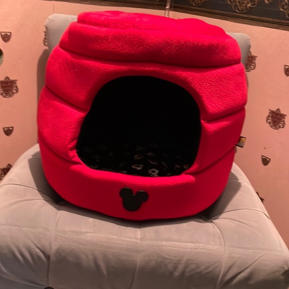 Disney Igloo Cat/Dog Bed
